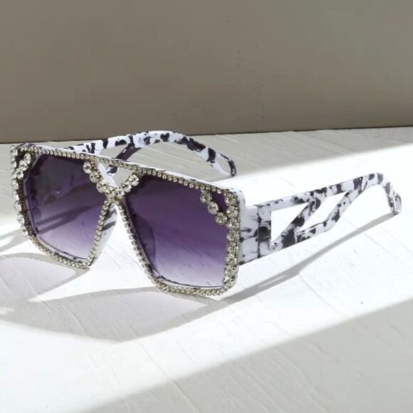 White And Black Bold Chunky Oversized luxury Style rhinestone sunglasses main image 4